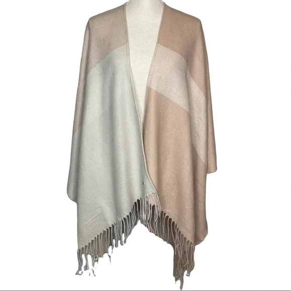 Soia & Kyo Blanket Scarf Poncho Wrap With Fringe One Size Neutraul Tones NWT - Picture 1 of 12